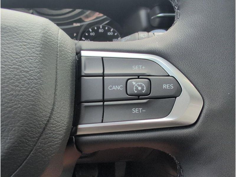 2025 Jeep Compass Latitude 4x4Image 23