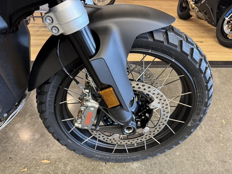 2025 BMW R 1300 GS - TROPHY - RACING BLUE METALLIC 