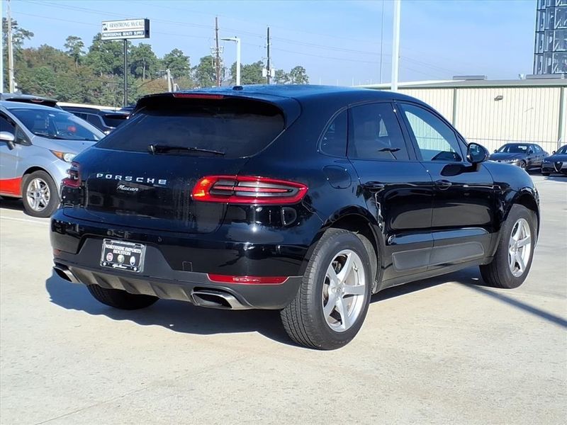 Used 2017 Porsche Macan BaseImage 7