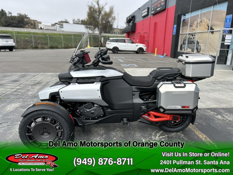 2025 Can-Am CANYON XT Image 1