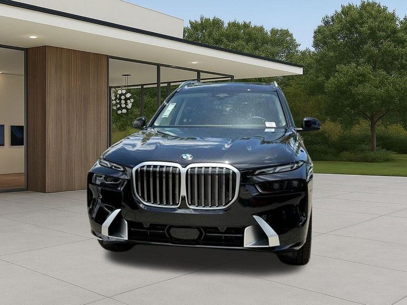 New 2027 BMW X7 xDrive40iImage 3