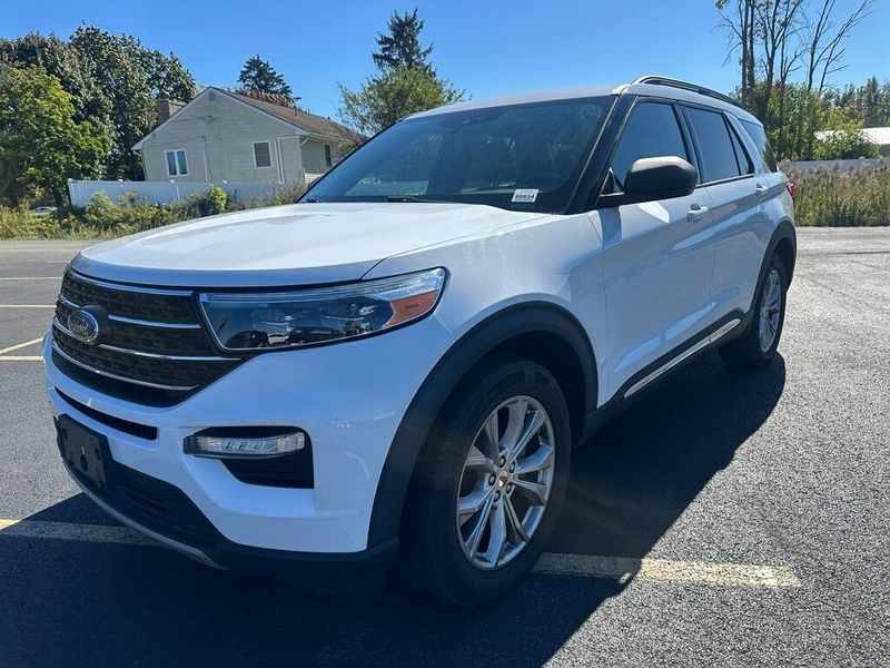 2020 Ford Explorer XLT photo 9