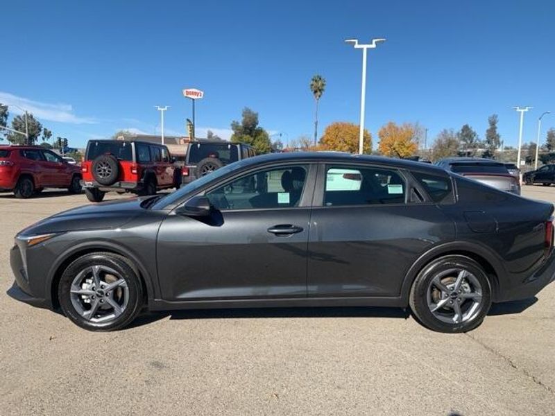 Used 2025 Kia K4 LXSImage 2