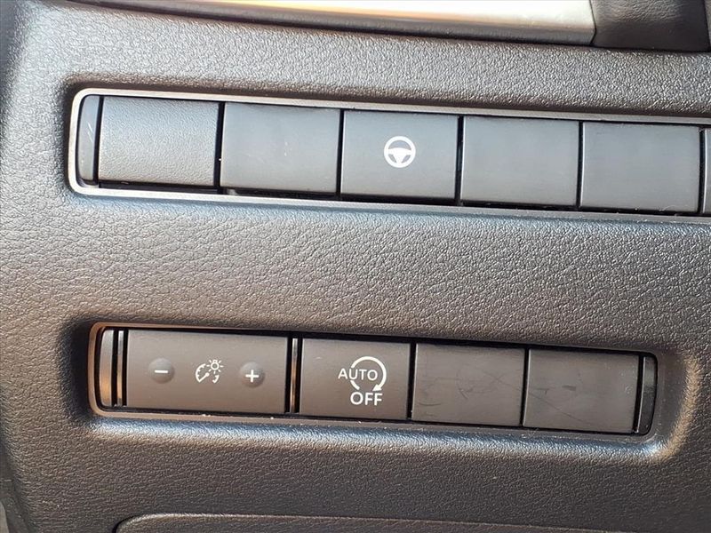 Used 2023 Nissan Rogue SVImage 26