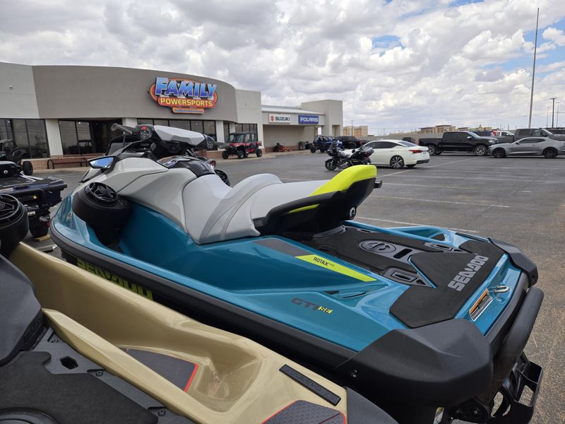 2025 SEADOO GTI SE 130 WITH SOUND SYSTEM IDF TEAL BLUE AND MANTA GREEN Image 4