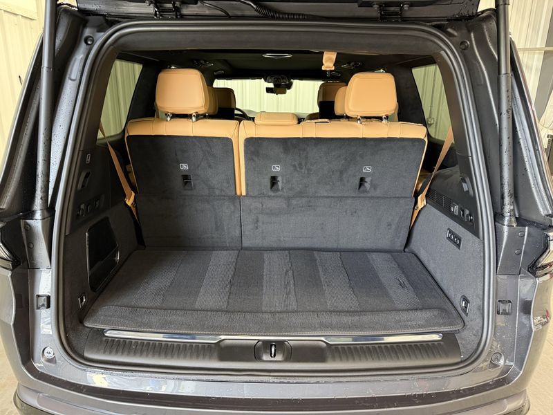 2026 Jeep Grand Wagoneer Summit Reserve 4x4Image 5