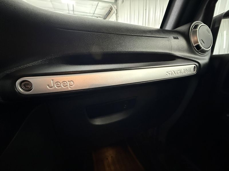 Used 2017 Jeep Wrangler JK SaharaImage 26