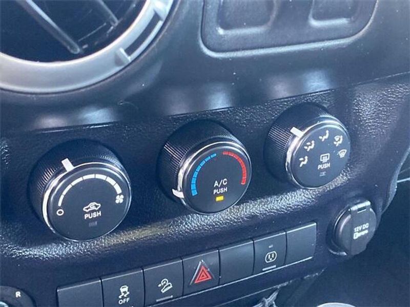 2015 Jeep Wrangler JK SaharaImage 26