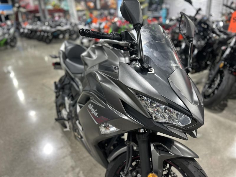 Used 2022 Kawasaki NINJA 650 Image 6