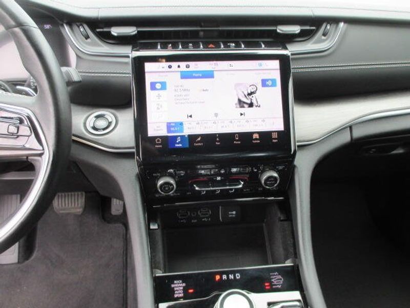 Used 2022 Jeep Grand Cherokee L OverlandImage 21