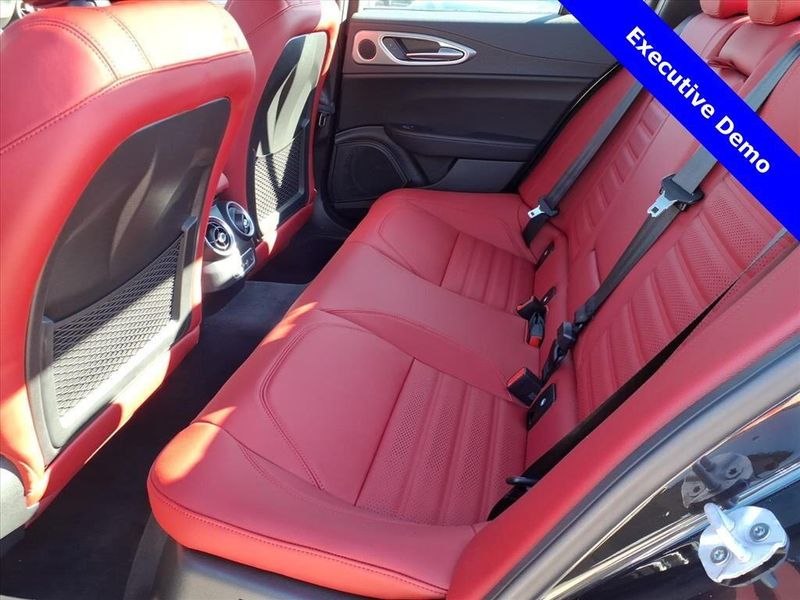 New 2025 Alfa Romeo Giulia VeloceImage 9