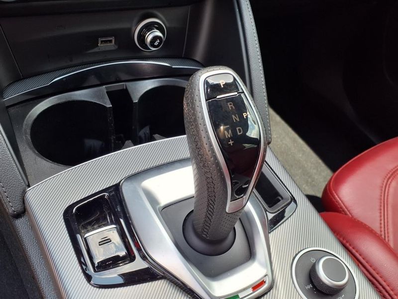 Used 2022 Alfa Romeo Stelvio VeloceImage 26