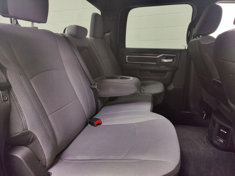 Used 2024 RAM 2500 Big Horn Crew Cab 6.4L V8 4x4Image 15