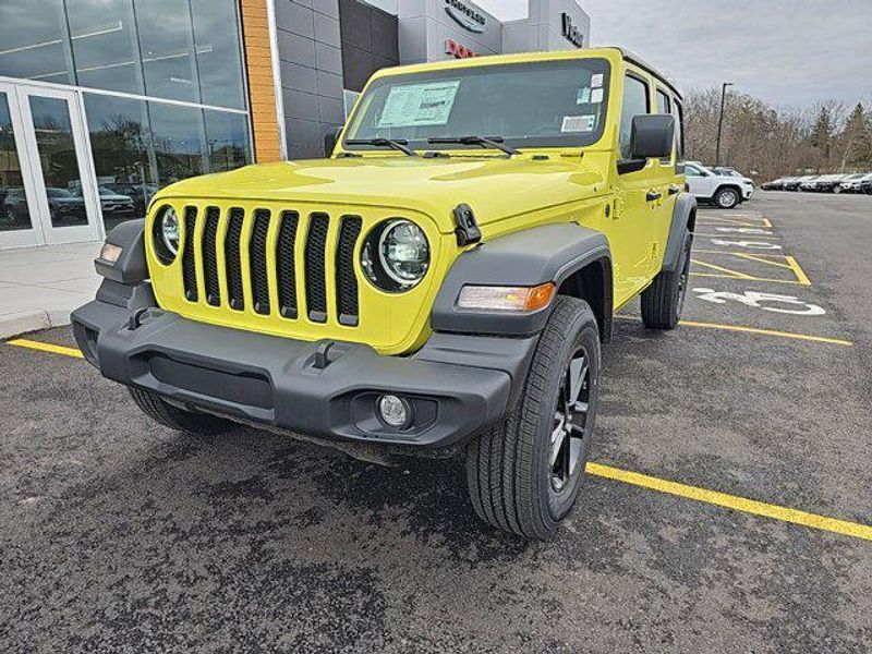 2023 Jeep Wrangler Unlimited Sport Altitude photo 2