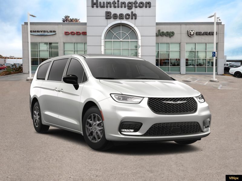 2024 Chrysler Pacifica Touring LImage 16