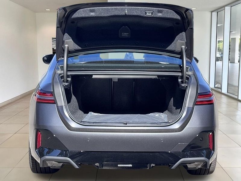 2025 BMW i5 xDrive40Image 15