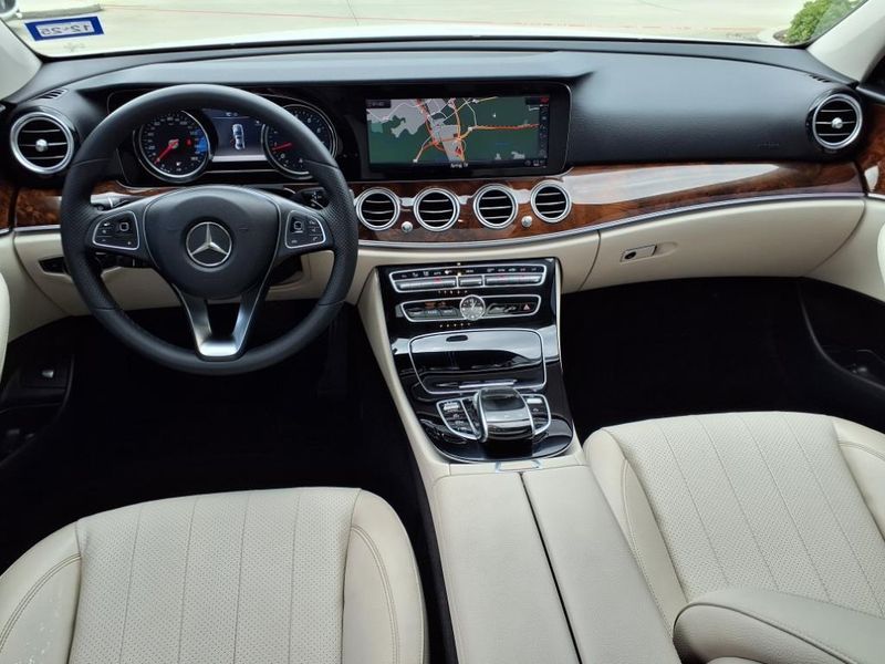 2018 Mercedes-Benz E 300 300Image 4