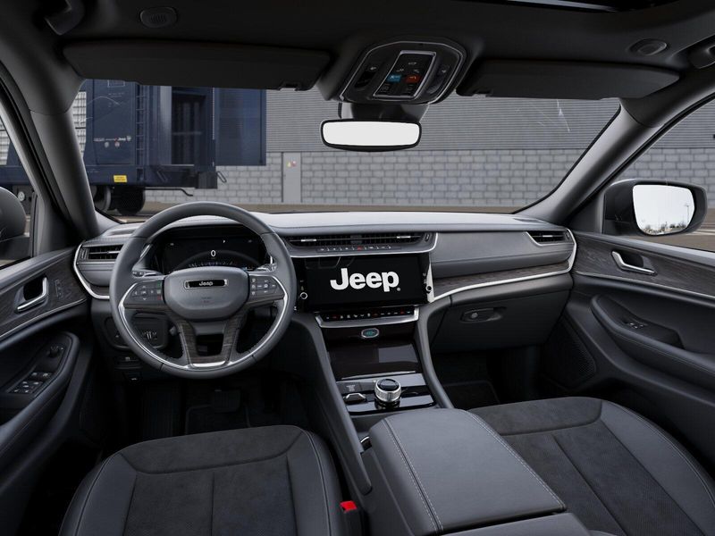 New 2026 Jeep Grand Cherokee Laredo Altitude 4x4Image 14