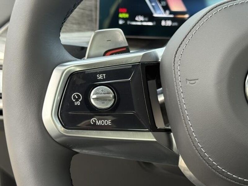 Used 2025 BMW 7 Series 760i xDriveImage 24