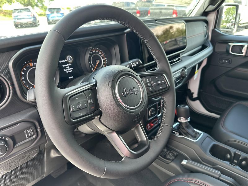New 2025 Jeep Gladiator Rubicon X 4x4Image 20