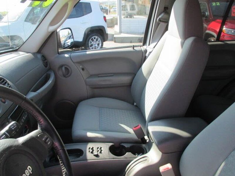Used 2007 Jeep Liberty SportImage 19