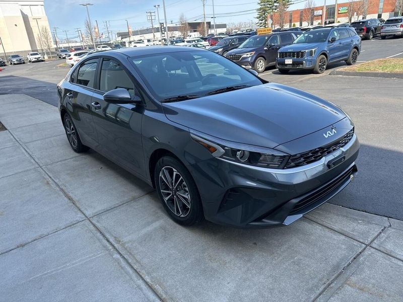 2024 Kia Forte LXSImage 4