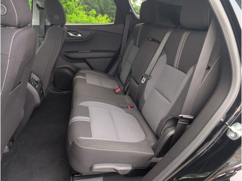 Used 2025 Chevrolet Blazer LTImage 29
