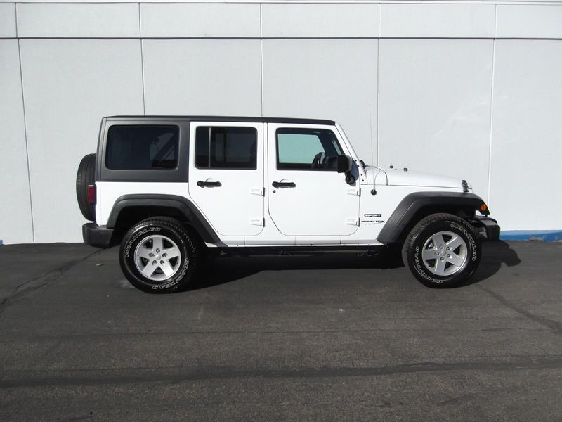 2018 Jeep Wrangler Unlimited Sport S photo 4