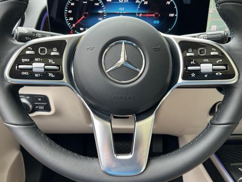 2023 Mercedes-Benz EQB 350Image 19