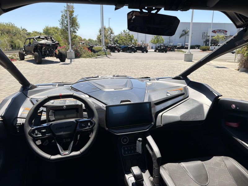 New 2026 Can-Am MAVERICK R MAX X RS 999T DCT Image 22