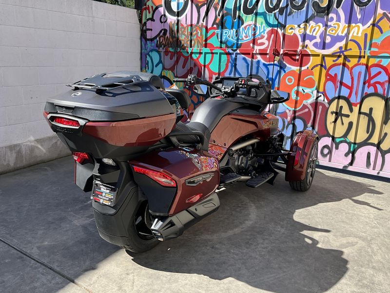 New 2026 Can-Am SPYDER F3 1330 LTD DEMO Image 5