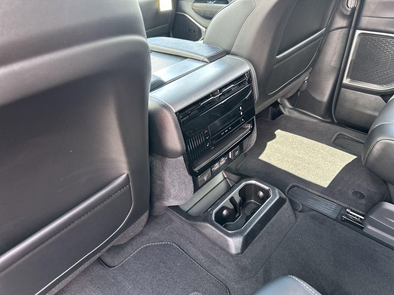 2025 Jeep Wagoneer Carbide 4x4Image 19