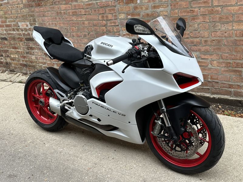2021 Ducati Panigale V2   in a white exterior color. Motoworks Chicago 312-738-4269 motoworkschicago.com 