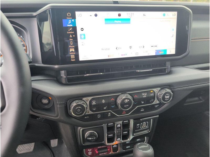 New 2025 Jeep Gladiator Mojave 4x4Image 14