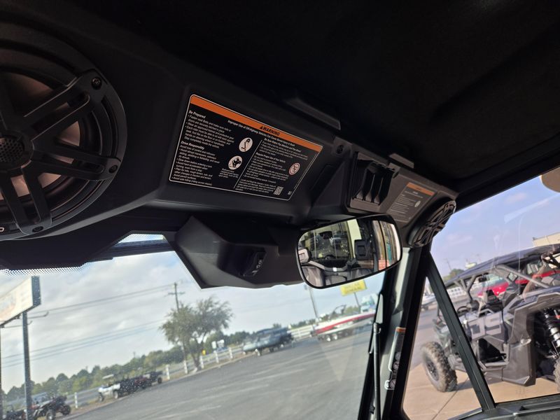 NEW 2026 CAN-AM DEFENDER LIMITED CAB HD11 Image 24