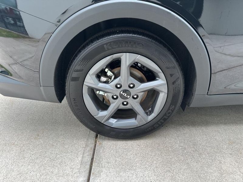 2025 Kia K4 LXSImage 13