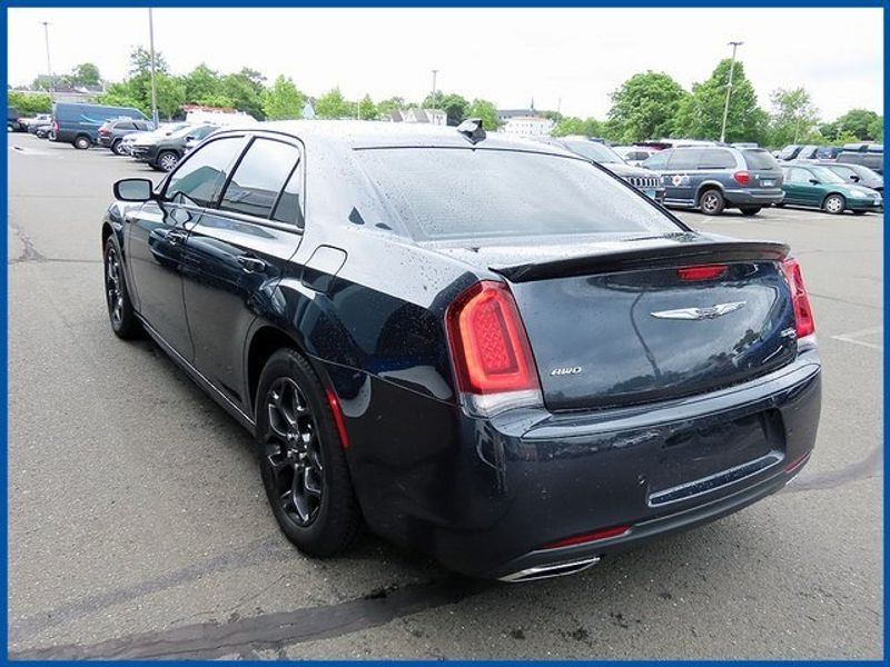 2019 Chrysler 300 SImage 5