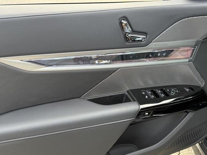 Used 2025 BMW 7 Series 760i xDriveImage 18