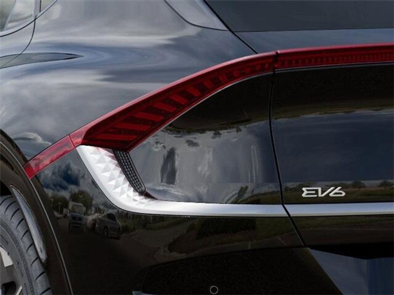2025 Kia EV6 LightImage 11
