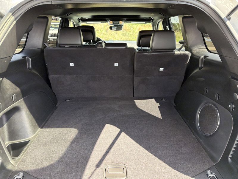 Used 2021 Jeep Grand Cherokee Laredo XImage 18