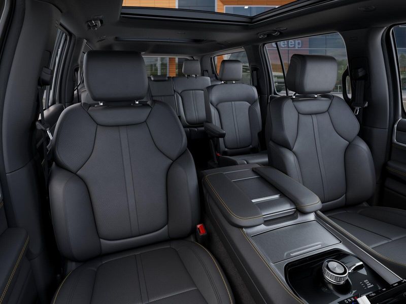 2026 Jeep Grand Wagoneer 85th Anniversary Edition 4x4Image 42