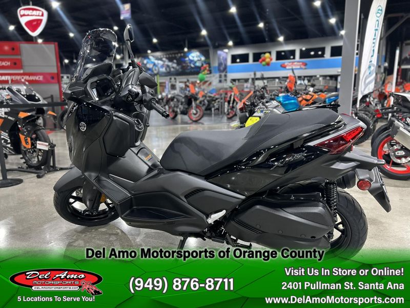 2025 Yamaha Xmax Image 17
