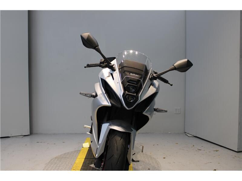 2024 Suzuki GSX-800 Image 4