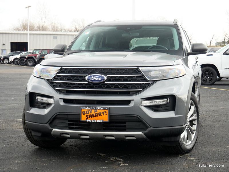 Used 2024 Ford Explorer XLT