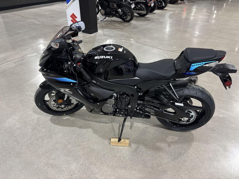 New 2027 Suzuki GSX-R600 Image 12