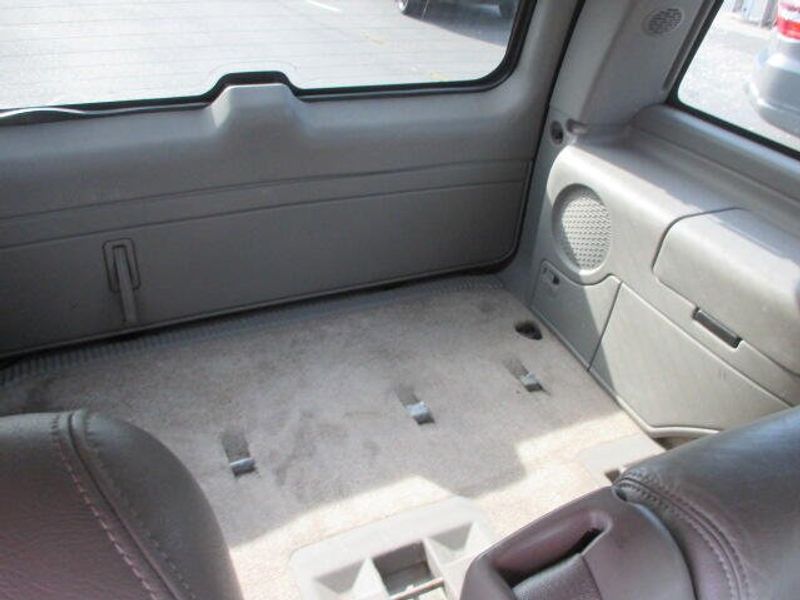 2003 Chevrolet Tahoe LTImage 26