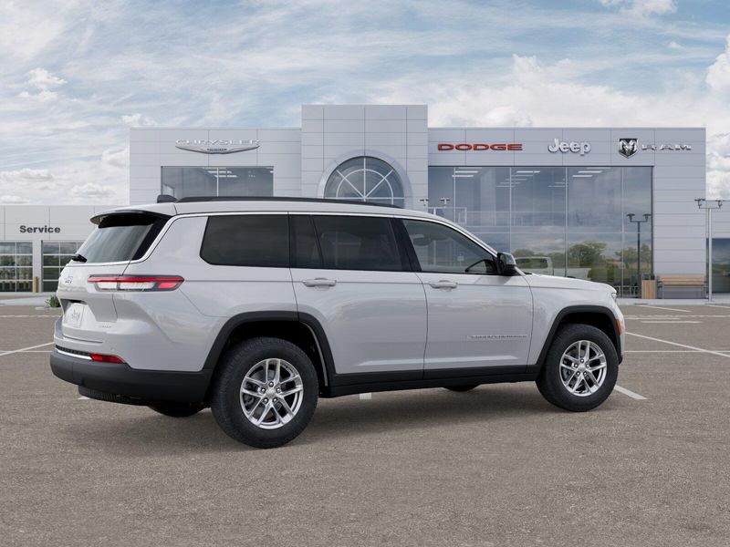 New 2025 Jeep Grand Cherokee L Laredo X 4x2Image 18