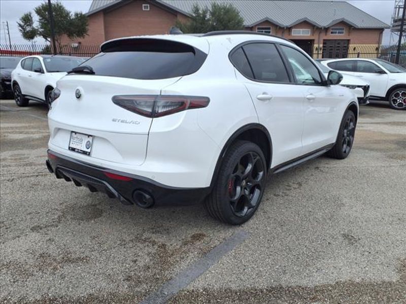 2025 Alfa Romeo Stelvio SprintImage 7