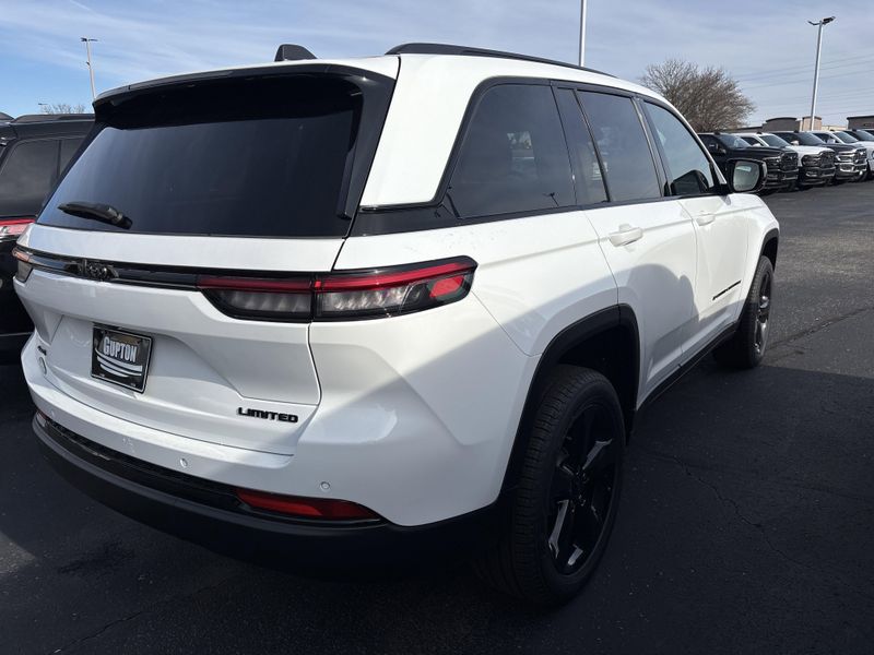 New 2025 Jeep Grand Cherokee Limited 4x4Image 6