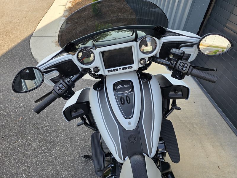 2024 Indian Motorcycle Chieftain Dark Horse
